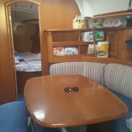 Bateau-hôtel Pasiphae Oceanis